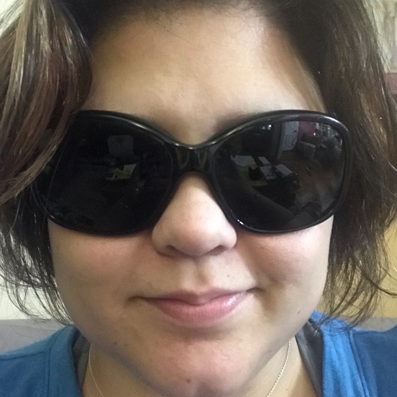 Prada Sunnies - Picture 6 of 6